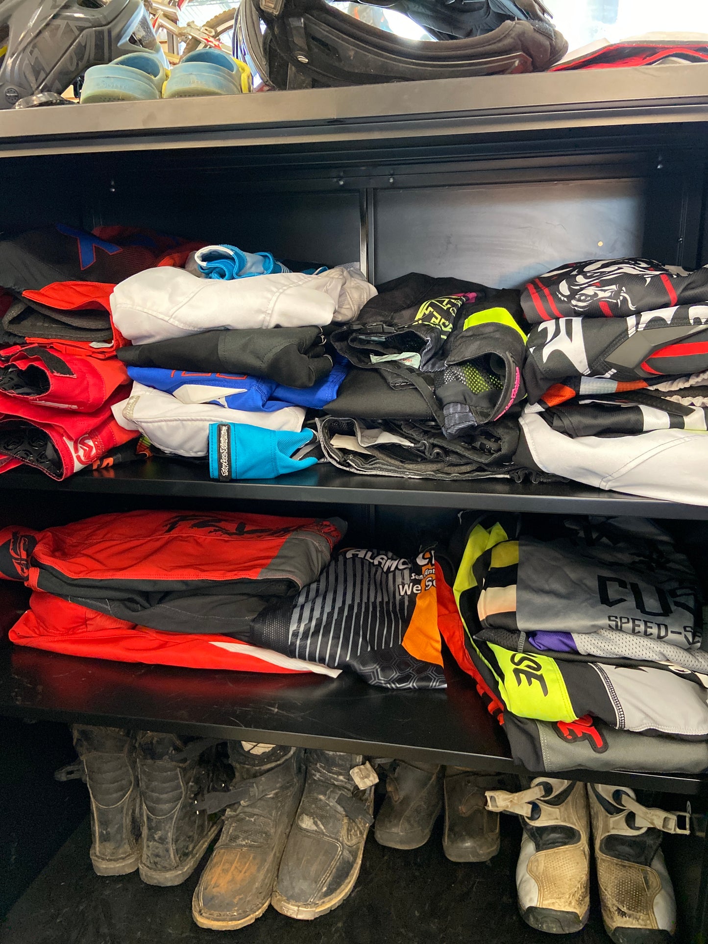 DIRT BIKE GEAR RENTAL