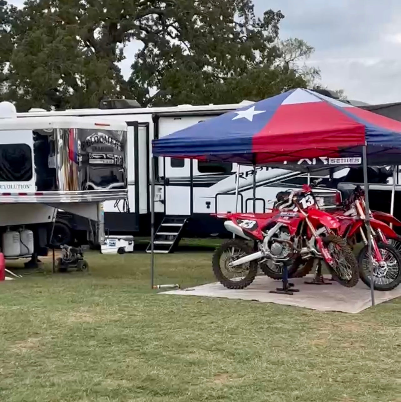 RV CAMPING RESERVATIONS WITH HOOK UPS