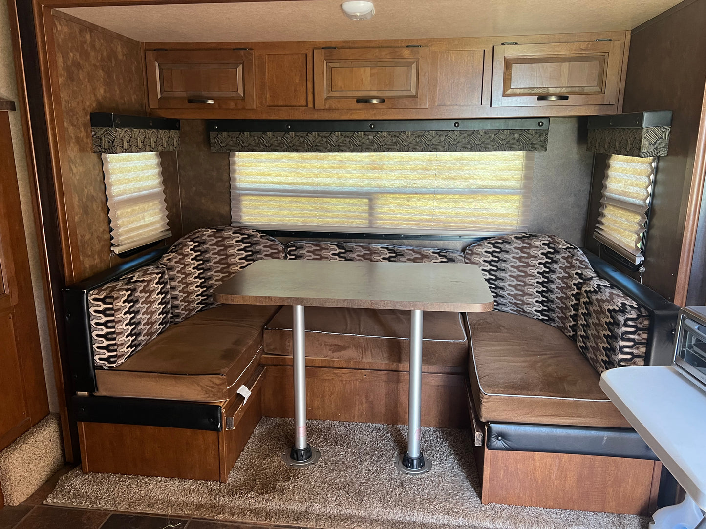 RV RENTAL - HYPER LITE CAMPER