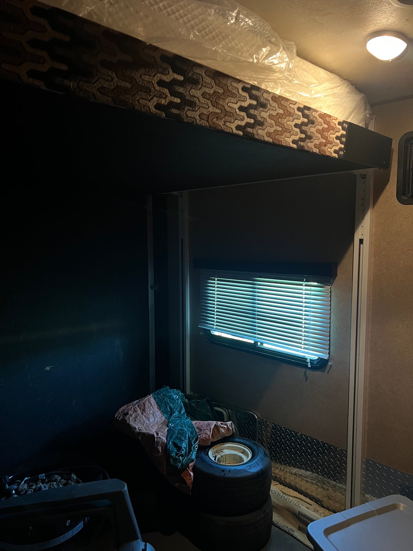 RV RENTAL - HYPER LITE CAMPER