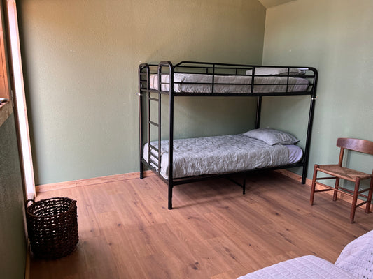 CABIN RENTAL - BUNK ROOM