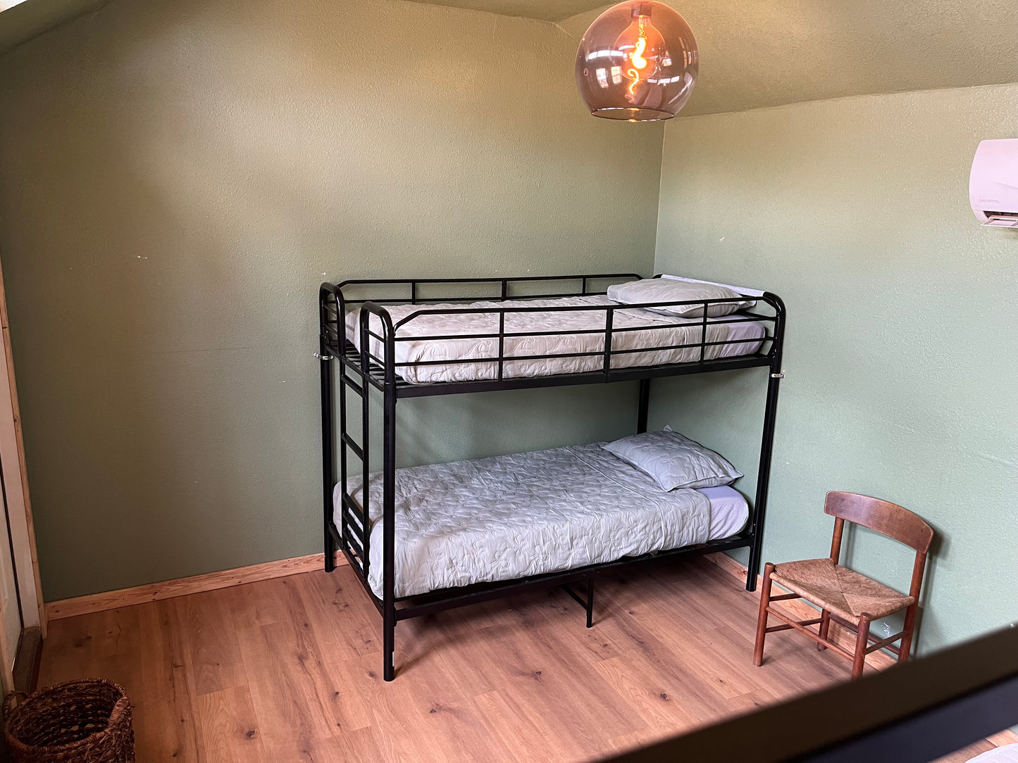 CABIN RENTAL - BUNK ROOM