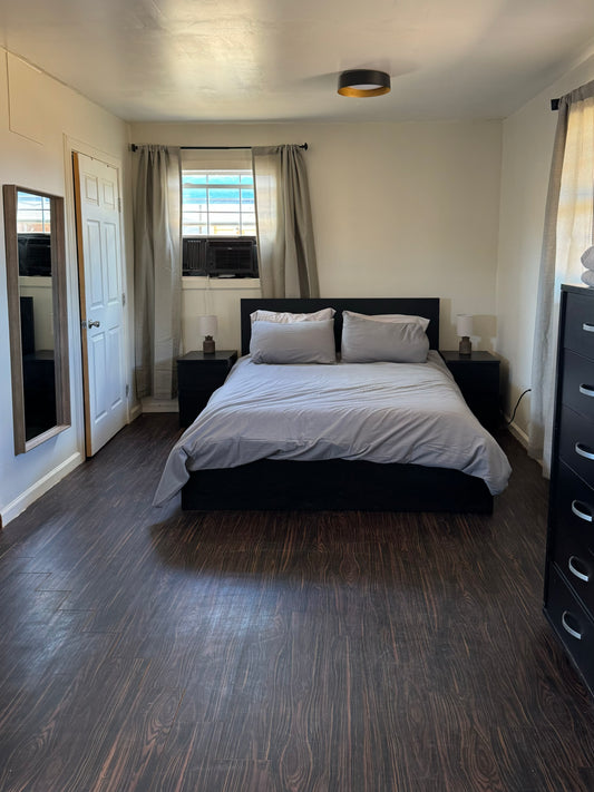 CAFE VIEW CABIN RENTAL QUEEN SIZE BED AT MOTOCROSS TRACK