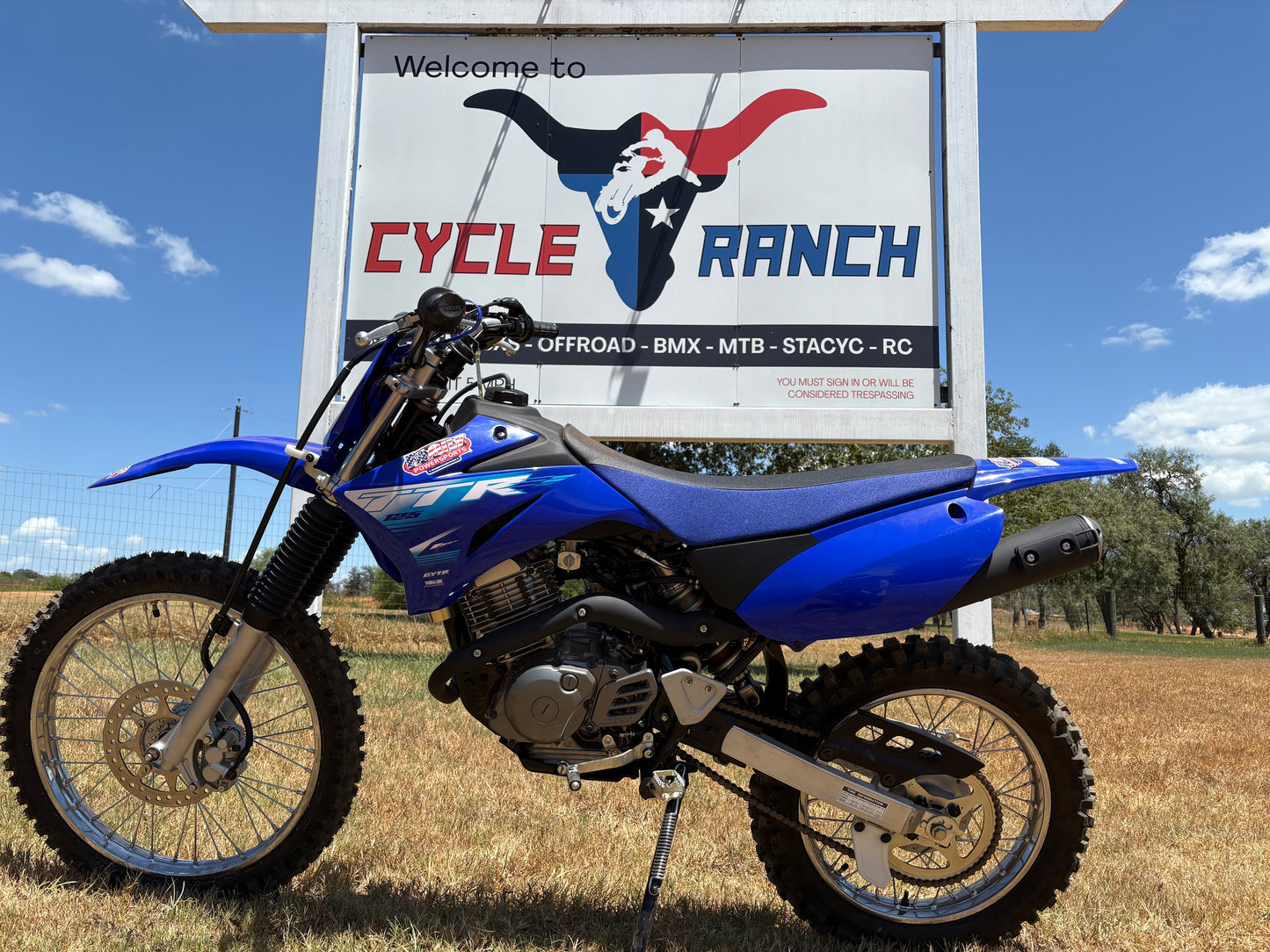 YAMAHA DIRT BIKE RENTALS | MOTOCROSS, TRAIL & PIT BIKES