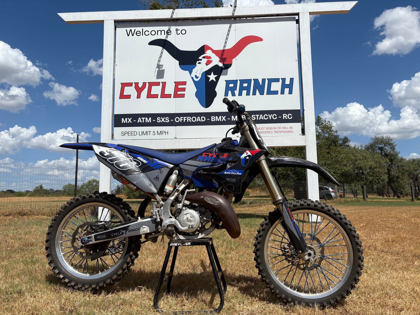 YAMAHA DIRT BIKE RENTALS | MOTOCROSS, TRAIL & PIT BIKES