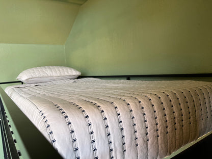 CABIN RENTAL - BUNK ROOM